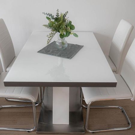 Restify10 - Skyline View - Fitness - Garge - Modern Apartment Виена Екстериор снимка