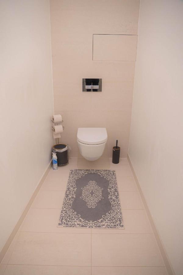 Restify10 - Skyline View - Fitness - Garge - Modern Apartment Виена Екстериор снимка