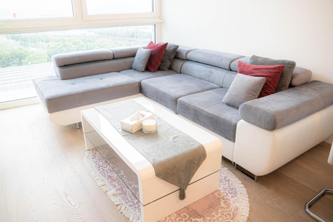 Restify10 - Skyline View - Fitness - Garge - Modern Apartment Виена Екстериор снимка